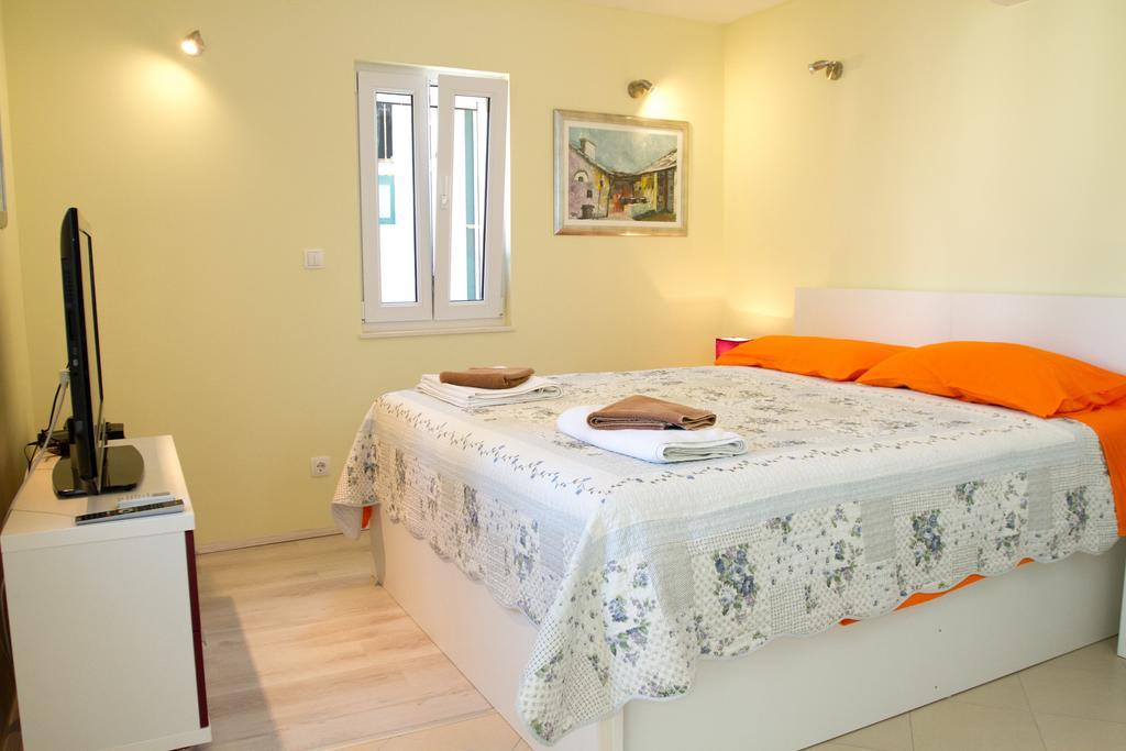 Apartments & Rooms Toni Split Room photo