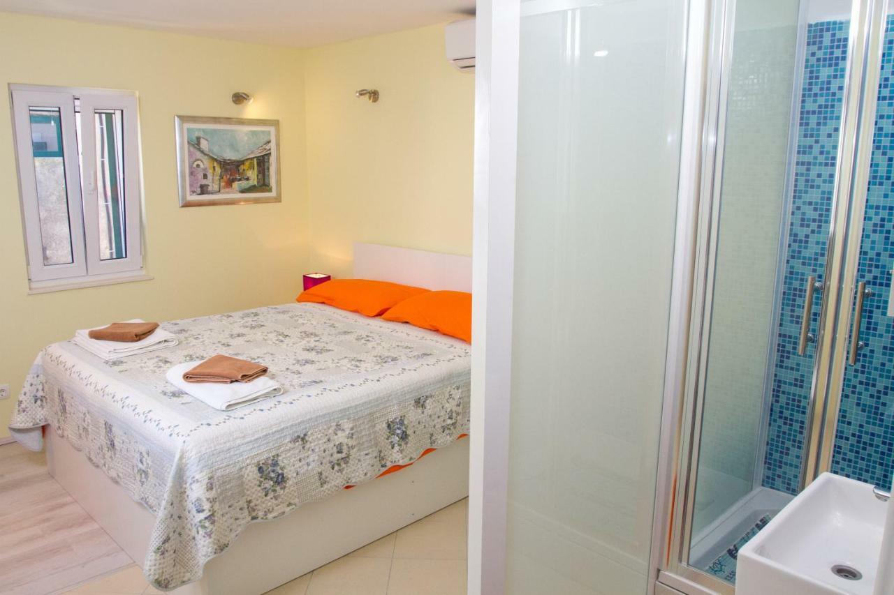 Apartments & Rooms Toni Split Room photo